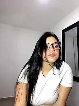 Snapshot of kimberlyhills1 chatting on 10-10-25, 03:27 kimberlyhills1 online show from 10-10-25, 03:27