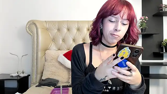 AlexaFoxy18 online show from 12-08-24, 05:07