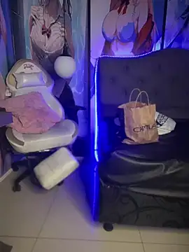 Snapshot of Im_Little chatting on 12-31-24, 03:23 Im Little online show from 12-31-24, 03:23