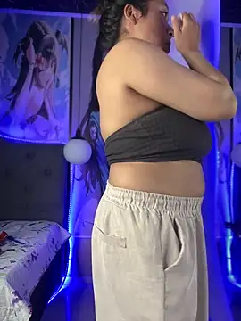 Snapshot of Im_Little chatting on 01-31-25, 03:20 Im Little online show from 01-31-25, 03:20