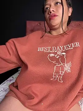 Snapshot of Im_Little chatting on 02-28-25, 06:32 Im Little online show from 02-28-25, 06:32