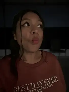 Snapshot of Im_Little chatting on 02-28-25, 09:36 Im Little online show from 02-28-25, 09:36