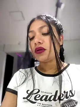 Snapshot of Im_Little chatting on 10-15-25, 03:39 Im Little online show from 10-15-25, 03:39