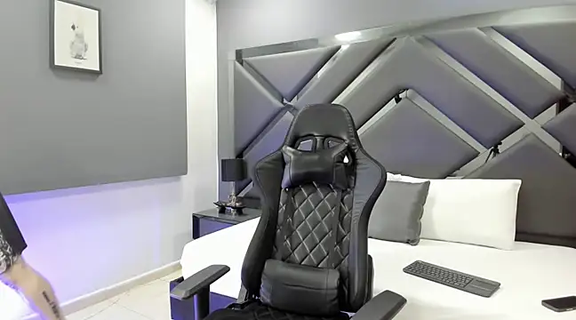 wisdonsenecax online show from 12-31-24, 01:57