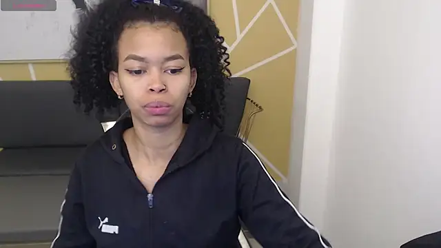 Shenna brunette  online show from 03-06-25, 01:14