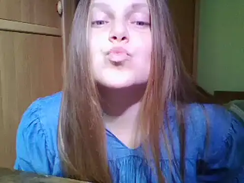 Evasapples online show from 12-13-24, 04:05