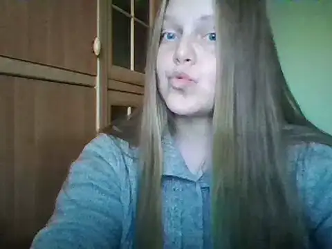 Evasapples online show from 12-14-24, 01:49