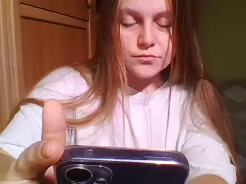 Evasapples online show from 12-22-24, 10:49