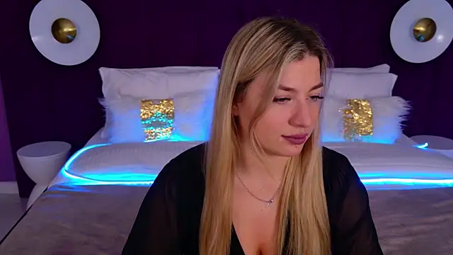 Snapshot of HelenaMorgan chatting on 03-20-25, 09:15 HelenaMorgan online show from 03-20-25, 09:15