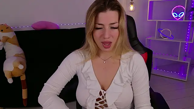 Snapshot of HelenaMorgan chatting on 09-16-25, 03:07 HelenaMorgan online show from 09-16-25, 03:07