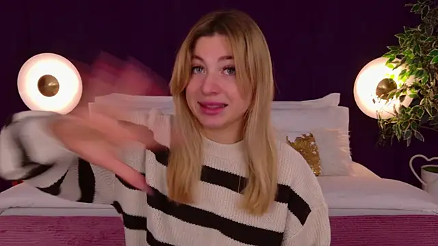 Snapshot of HelenaMorgan chatting on 10-22-25, 03:07 HelenaMorgan online show from 10-22-25, 03:07