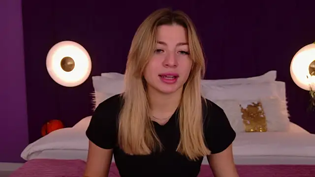 Snapshot of HelenaMorgan chatting on 10-23-25, 03:06 HelenaMorgan online show from 10-23-25, 03:06