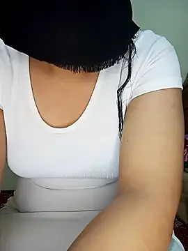 Snapshot of Sahar_sexy chatting on 01-26-25, 05:34 Sahar sexy online show from 01-26-25, 05:34