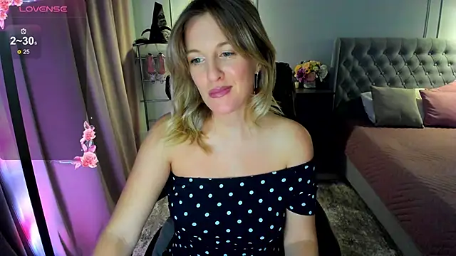 I D A online show from 10-22-25, 01:06