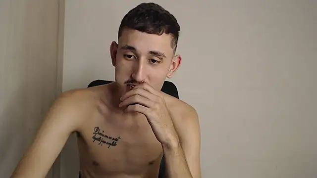 Snapshot of enzo_0814 chatting on 02-17-25, 04:31 enzo 0814 online show from 02-17-25, 04:31