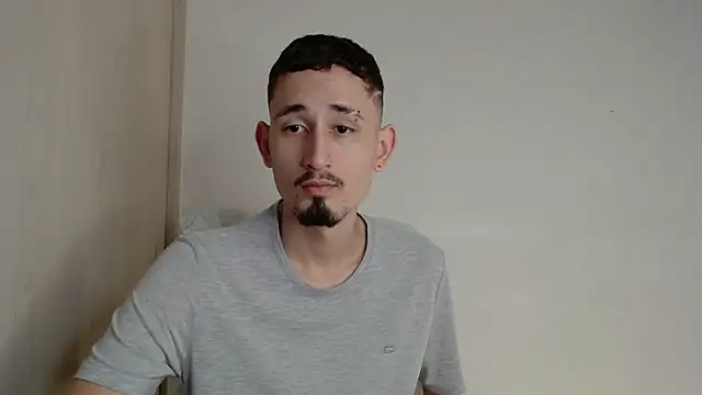 Snapshot of enzo_0814 chatting on 03-19-25, 11:39 enzo 0814 online show from 03-19-25, 11:39