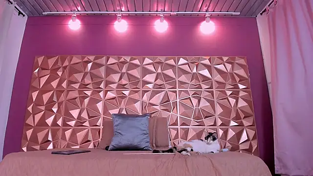 Snapshot of keendaall chatting on 12-23-24, 01:56 keendaall online show from 12-23-24, 01:56