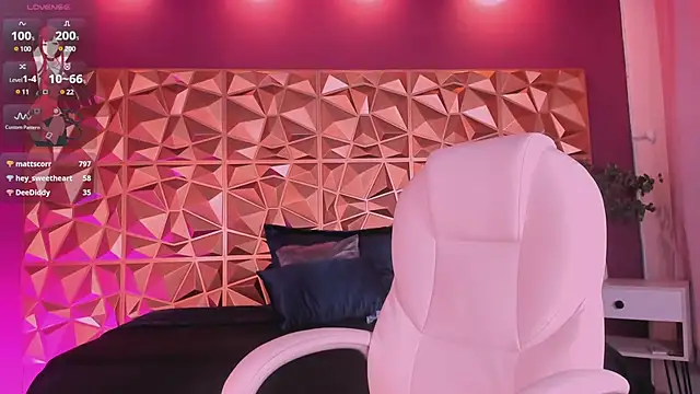 Snapshot of keendaall chatting on 02-14-25, 07:44 keendaall online show from 02-14-25, 07:44