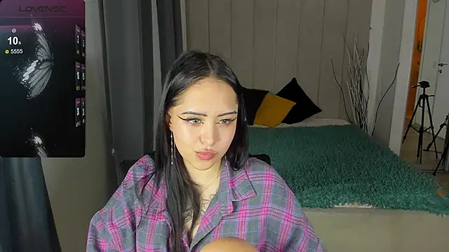 baby  kim online show from 02-21-25, 04:18