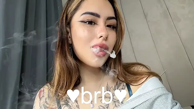 baby  kim online show from 10-26-25, 05:13