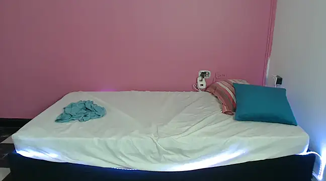 Snapshot of Albertwd420 chatting on 02-08-25, 03:53 Albertwd420 online show from 02-08-25, 03:53