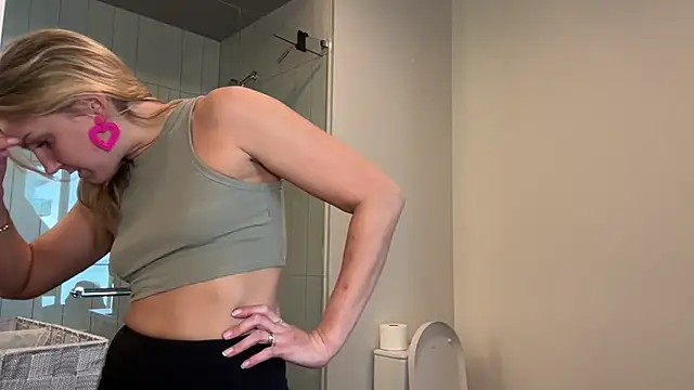 Snapshot of Graciemae_baexx chatting on 02-14-25, 09:21 Graciemae baexx online show from 02-14-25, 09:21