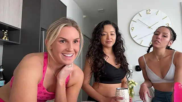 Snapshot of Graciemae_baexx chatting on 02-19-25, 07:59 Graciemae baexx online show from 02-19-25, 07:59