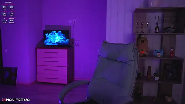 ManiFreyja online show from 12-20-24, 01:36