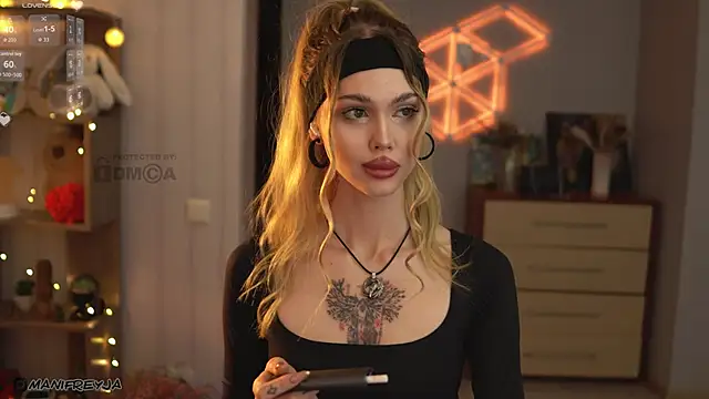 ManiFreyja online show from 10-22-25, 07:35