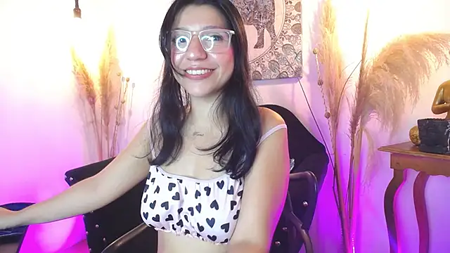 Snapshot of Gag_princeess chatting on 03-02-25, 04:50 Gag princeess online show from 03-02-25, 04:50