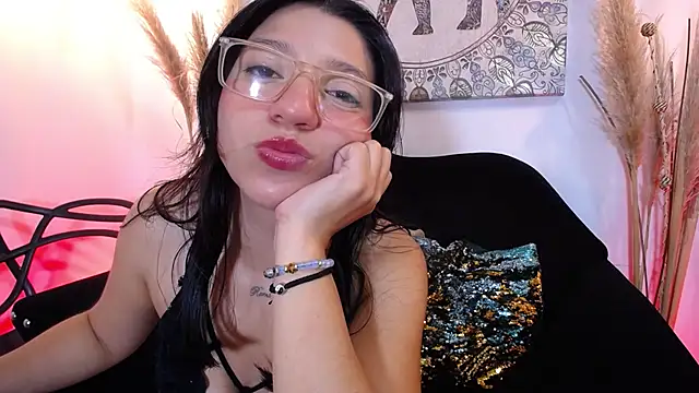 Snapshot of Gag_princeess chatting on 03-17-25, 08:19 Gag princeess online show from 03-17-25, 08:19