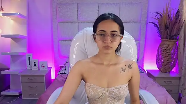 Mia Fischer online show from 04-11-26, 07:40