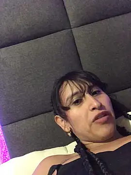 Snapshot of MadisonWhiite chatting on 12-23-24, 02:45 MadisonWhiite online show from 12-23-24, 02:45