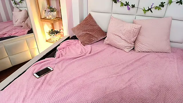 Snapshot of MadisonWhiite chatting on 01-10-25, 06:53 MadisonWhiite online show from 01-10-25, 06:53