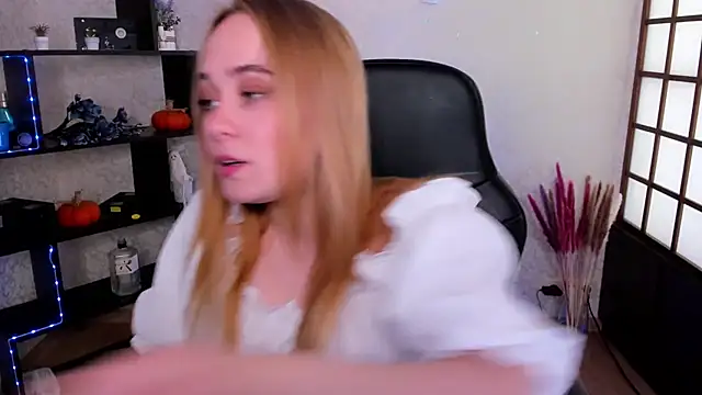 Snapshot of LianaBright chatting on 12-04-24, 03:15 LianaBright online show from 12-04-24, 03:15