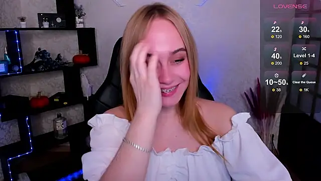 Snapshot of LianaBright chatting on 12-04-24, 06:33 LianaBright online show from 12-04-24, 06:33