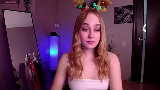 Snapshot of LianaBright chatting on 12-26-24, 02:22 LianaBright online show from 12-26-24, 02:22