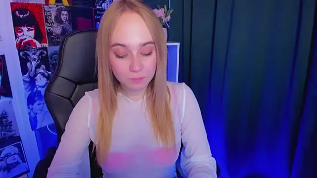 Snapshot of LianaBright chatting on 12-28-24, 02:54 LianaBright online show from 12-28-24, 02:54