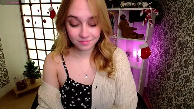 Snapshot of LianaBright chatting on 01-06-25, 02:04 LianaBright online show from 01-06-25, 02:04