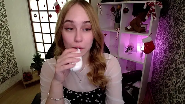 Snapshot of LianaBright chatting on 01-16-25, 05:32 LianaBright online show from 01-16-25, 05:32