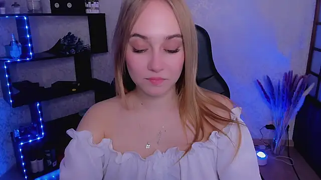 Snapshot of LianaBright chatting on 01-26-25, 05:23 LianaBright online show from 01-26-25, 05:23