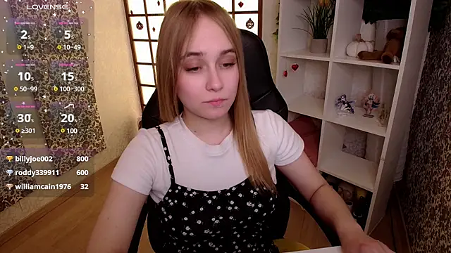 Snapshot of LianaBright chatting on 01-30-25, 04:58 LianaBright online show from 01-30-25, 04:58