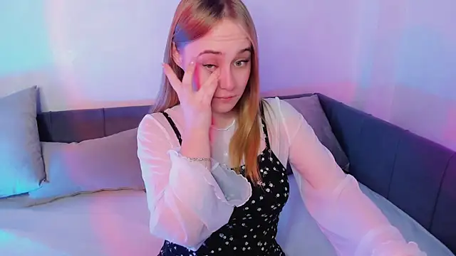 Snapshot of LianaBright chatting on 01-31-25, 05:51 LianaBright online show from 01-31-25, 05:51