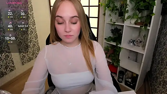 Snapshot of LianaBright chatting on 02-03-25, 05:18 LianaBright online show from 02-03-25, 05:18