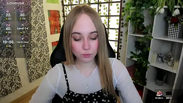 Snapshot of LianaBright chatting on 03-10-25, 01:56 LianaBright online show from 03-10-25, 01:56