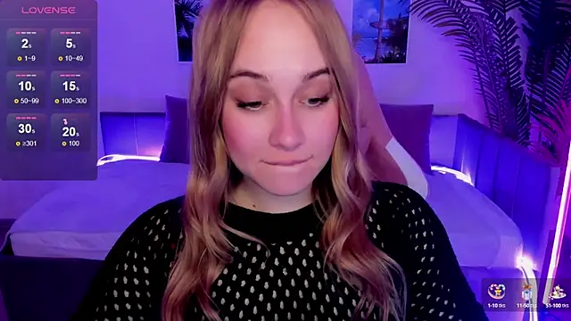 Snapshot of LianaBright chatting on 03-18-25, 09:09 LianaBright online show from 03-18-25, 09:09