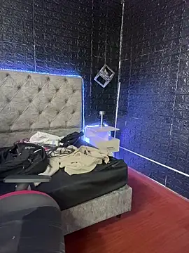 Paloma  LS online show from 04-21-26, 06:55