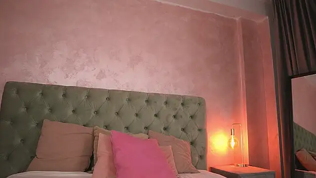 LucyWilow online show from 07-04-26, 04:18