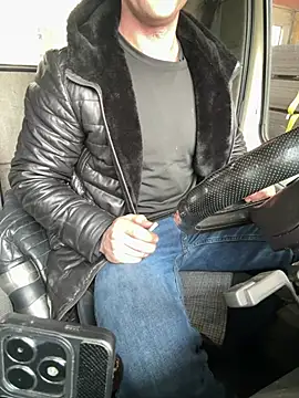 Snapshot of AlexGWoW chatting on 02-04-25, 10:21 AlexGWoW online show from 02-04-25, 10:21