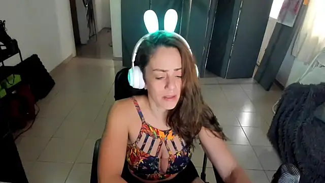 Snapshot of jessiburningheels chatting on 02-28-25, 09:58 jessiburningheels online show from 02-28-25, 09:58